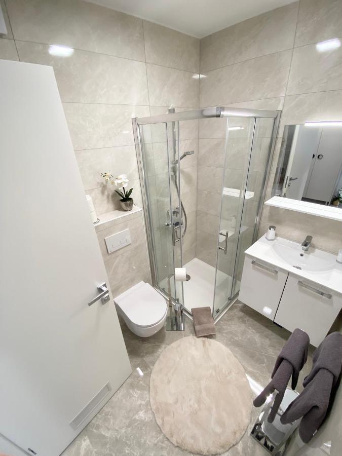 Apartment "50 Shades" With Balcony And Free Parking In The Garage ซาดาร์ ภายนอก รูปภาพ