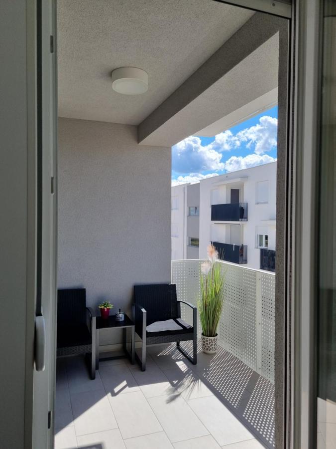 Apartment "50 Shades" With Balcony And Free Parking In The Garage ซาดาร์ ภายนอก รูปภาพ