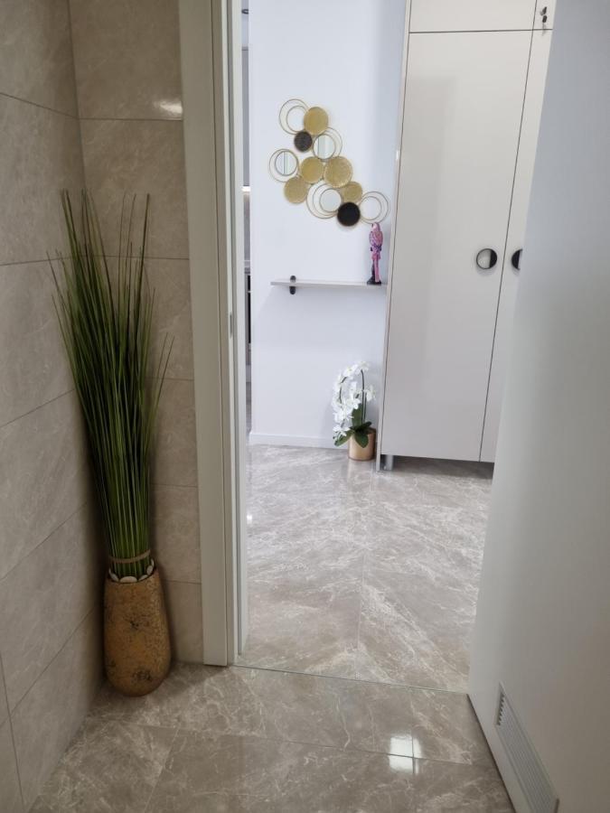 Apartment "50 Shades" With Balcony And Free Parking In The Garage ซาดาร์ ภายนอก รูปภาพ