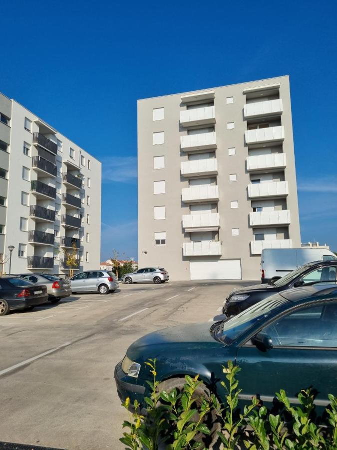 Apartment "50 Shades" With Balcony And Free Parking In The Garage ซาดาร์ ภายนอก รูปภาพ